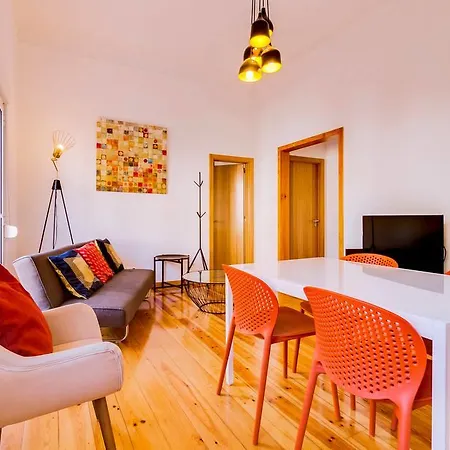 Апартаменты Stylish 2 Bedrooms In The Heart Of Лиссабон