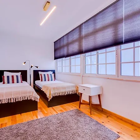 Stylish 2 Bedrooms In The Heart Of Апартаменты