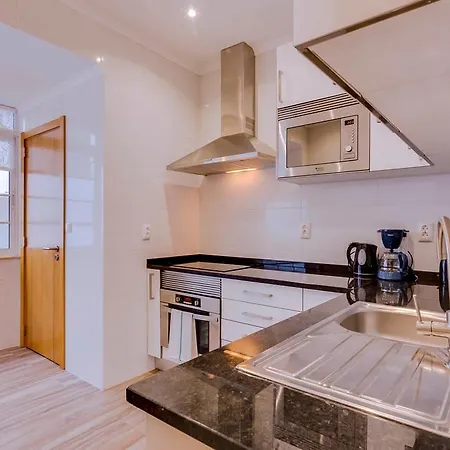 Apartment Stylish 2 Bedrooms In The Heart Of *
